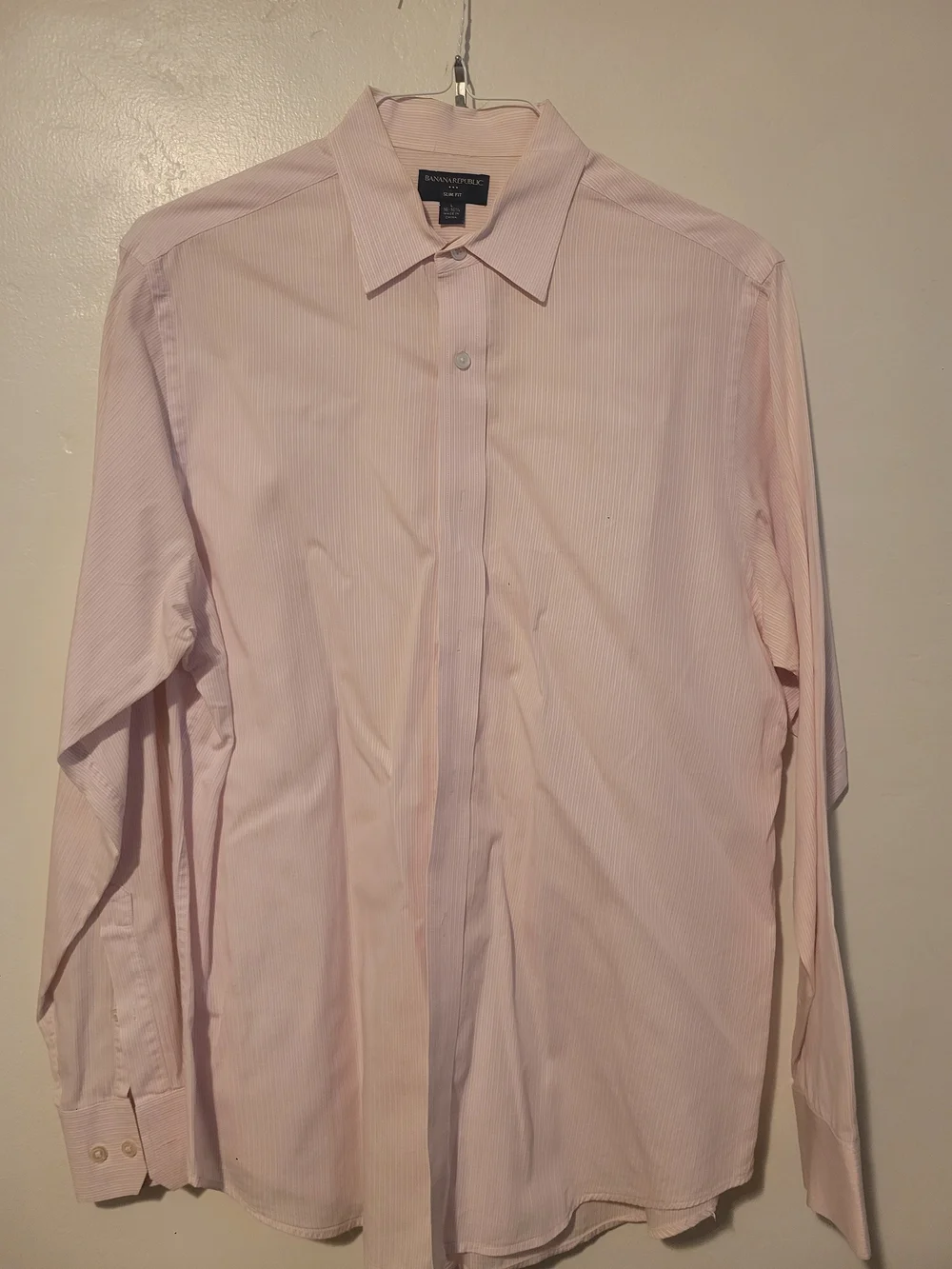 banana republic dress shirt Tailored Slim-Fit Premium Cotton Poplin resulting in a wrinkle Banana Republic Men's Slim-Fit Wrinkle-Resistant